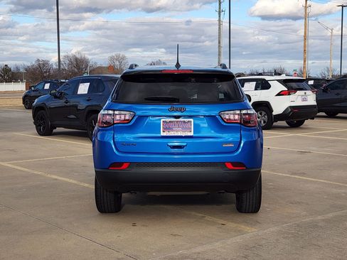 Used 2024 Jeep Compass Latitude w/ Convenience Group image 8