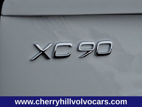 New 2026 Volvo XC90 B6 Plus w/ Protection Package Premier image 17