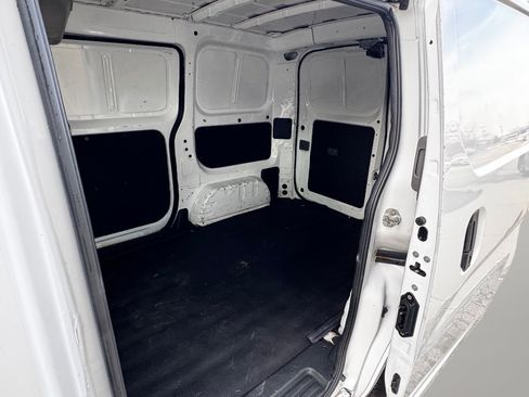 Used 2017 Nissan NV200 S w/ Cruise Control Package image 18