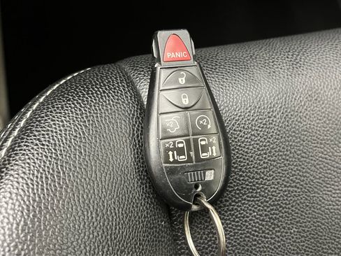 Used 2020 Dodge Grand Caravan SXT FWD image 21