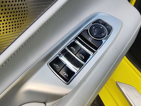 Used 2023 Chevrolet Corvette Stingray Premium Conv w/ Z51 Performance Package image 18