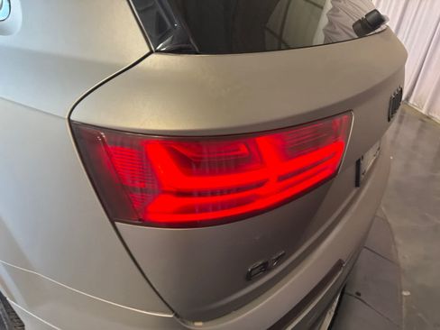 Used 2017 Audi Q7 3.0T Prestige w/ Prestige Package AWD/4WD image 11