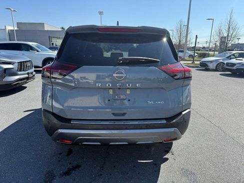 Used 2023 Nissan Rogue SL image 11