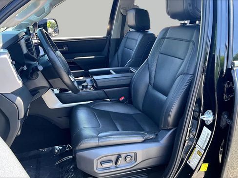 Used 2022 Toyota Tundra Limited w/ Power Package AWD/4WD image 8