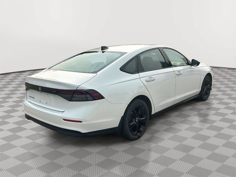 Used 2025 Honda Accord SE image 27