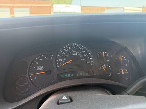 Used 2005 Chevrolet Silverado 2500 W/T RWD image 10