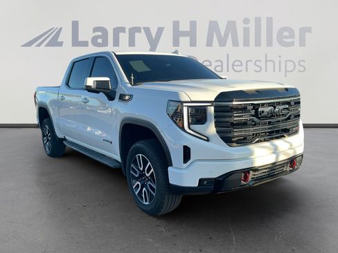 Used 2025 GMC Sierra 1500 AT4 w/ Technology Package AWD/4WD image 7