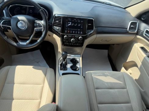 Certified 2022 Jeep Grand Cherokee Laredo E AWD/4WD image 35