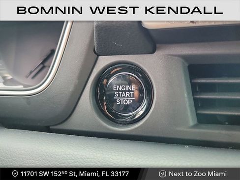 Used 2025 Honda Pilot Sport image 19