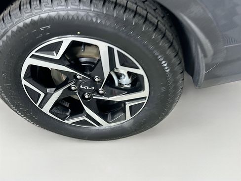 Used 2024 Kia Sportage LX image 11
