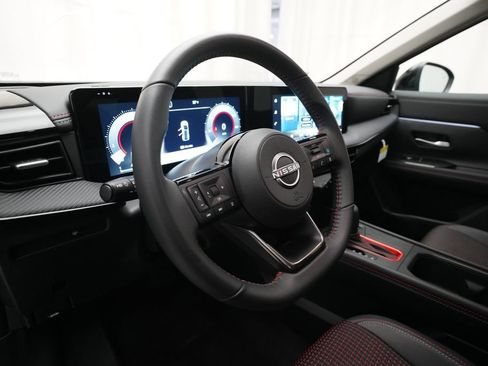Certified 2026 Nissan Kicks SR w/ Cold Weather Package AWD/4WD image 8