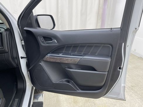 Used 2021 GMC Canyon Denali image 8