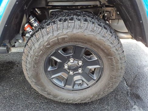 Used 2023 Jeep Gladiator Mojave w/ LED Lighting Group AWD/4WD image 10