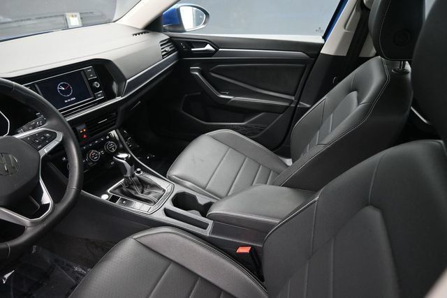 Used 2024 Volkswagen Jetta SE w/ Panoramic Sunroof Package FWD image 15