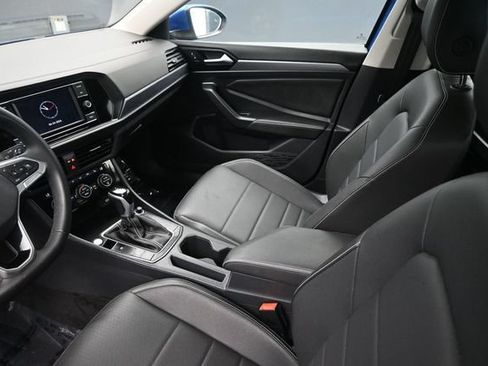 Used 2024 Volkswagen Jetta SE w/ Panoramic Sunroof Package FWD image 15