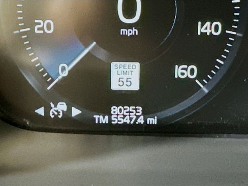 Used 2021 Volvo XC90 T5 Momentum w/ Protection Package Premier image 17