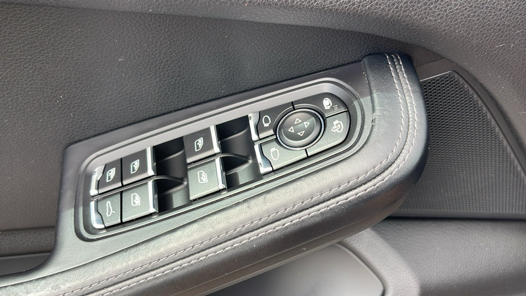 Used 2019 Porsche Macan AWD/4WD image 12