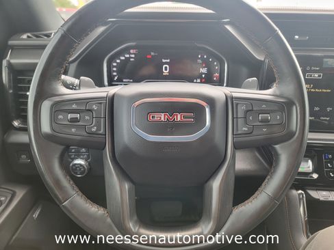 Used 2024 GMC Sierra 1500 AT4 w/ Technology Package AWD/4WD image 17
