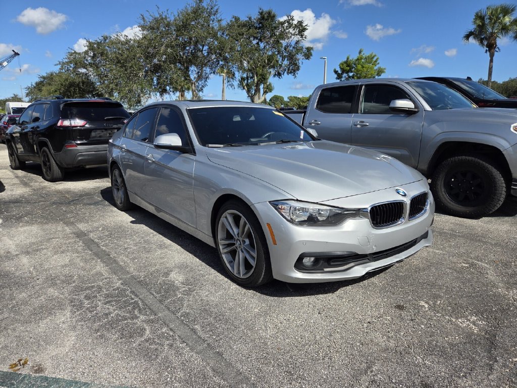 Used 2016 BMW 320i Sedan RWD image 2