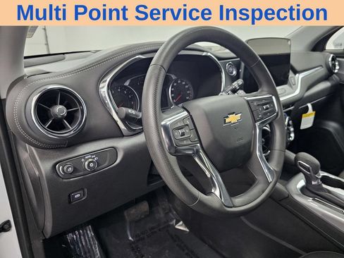 Used 2026 Chevrolet Blazer LT FWD image 11
