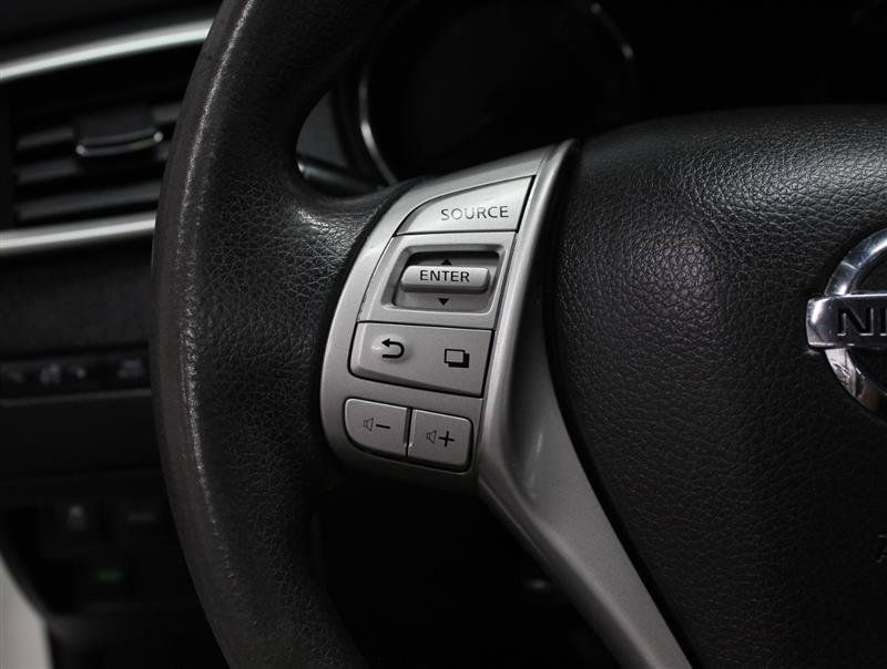 Used 2016 Nissan Rogue S AWD/4WD image 11