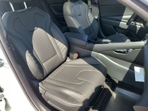 New 2026 Hyundai Elantra SEL Sport FWD image 22
