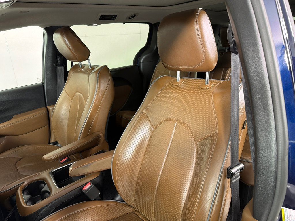Used 2019 Chrysler Pacifica Limited FWD image 13