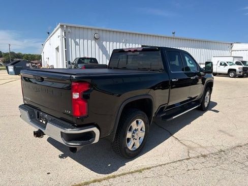 Used 2020 Chevrolet Silverado 2500 LTZ w/ LTZ Premium Package AWD/4WD image 5