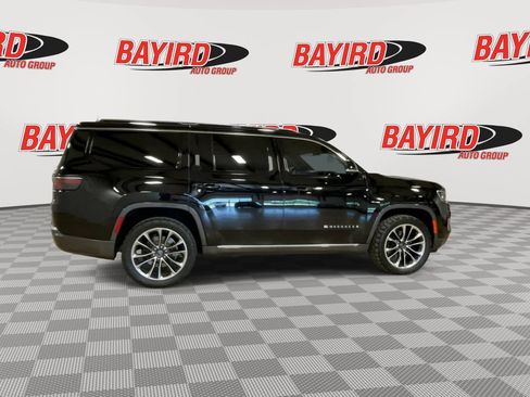 Used 2022 Jeep Wagoneer Series III w/ Premium Group I AWD/4WD image 9