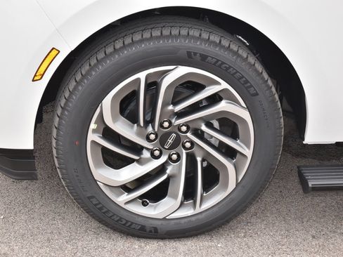 New 2026 Lincoln Navigator Reserve AWD/4WD image 43