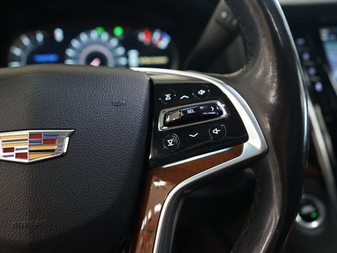 Used 2018 Cadillac Escalade Luxury AWD/4WD image 37