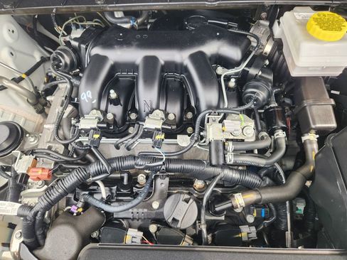 Used 2025 Nissan Pathfinder SV AWD/4WD image 36