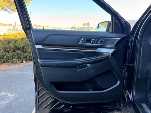 Used 2018 Ford Explorer Limited image 15