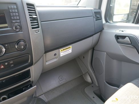Used 2014 Mercedes-Benz Sprinter 2500 image 16
