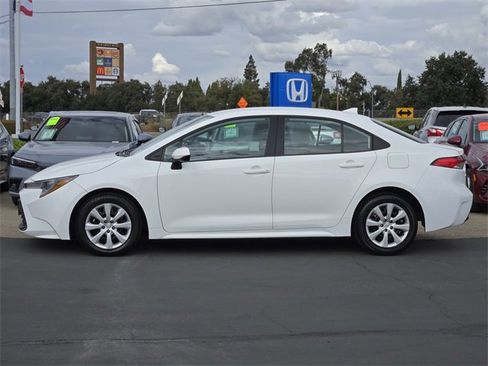 Used 2023 Toyota Corolla LE image 7