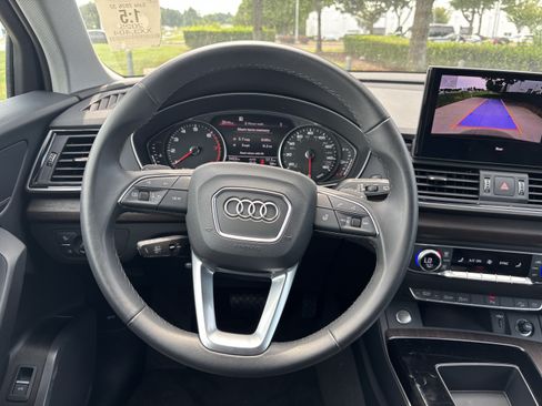 Used 2025 Audi Q5 2.0T Premium AWD/4WD image 32