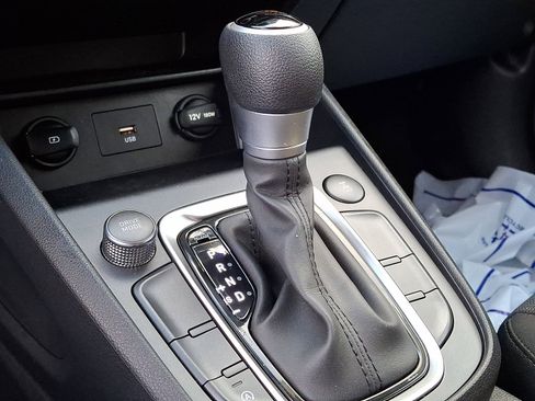 Certified 2023 Hyundai Kona SEL AWD/4WD image 17