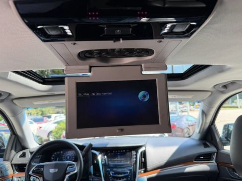 Used 2020 Cadillac Escalade ESV Luxury AWD/4WD image 27