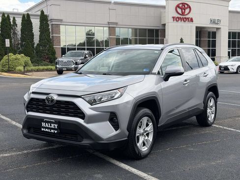 Used 2021 Toyota RAV4 XLE AWD/4WD image 23