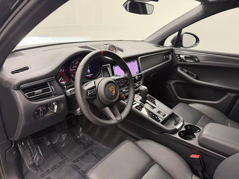 Used 2022 Porsche Macan GTS image 4
