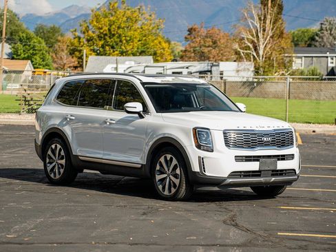 Used 2020 Kia Telluride S w/ S 8 Passenger Seating Package image 3