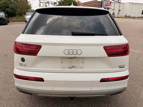 Used 2017 Audi Q7 3.0T Prestige AWD/4WD image 5