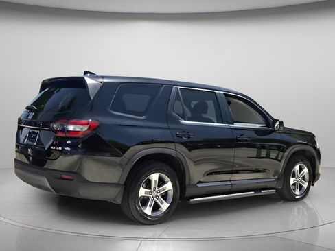 Used 2025 Honda Pilot EX-L image 7