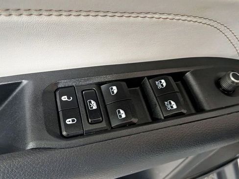 Used 2025 Jeep Compass Limited AWD/4WD image 15
