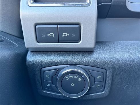 Used 2015 Ford F150 Lariat image 24