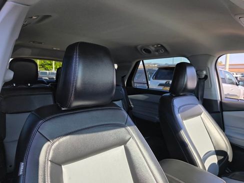 Used 2022 Ford Explorer XLT image 9