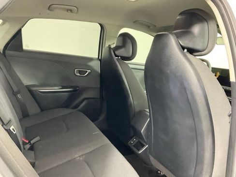 Used 2025 Kia K4 FWD image 23