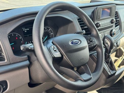 New 2025 Ford Transit 250 148 Medium Roof image 17