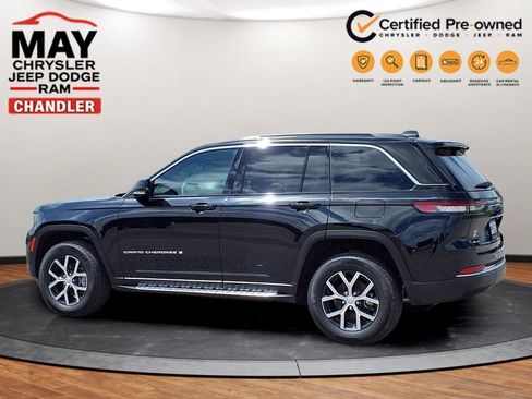 Used 2025 Jeep Grand Cherokee Limited w/ Luxury Tech Group II AWD/4WD image 17