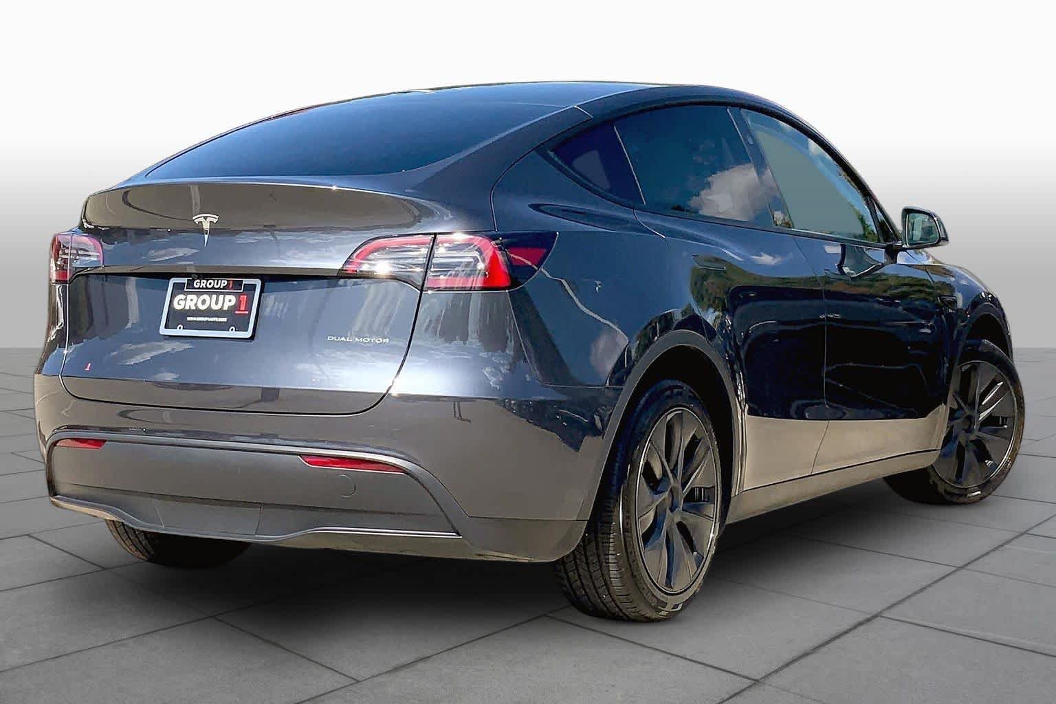 Used 2025 Tesla Model Y Long Range AWD/4WD image 12